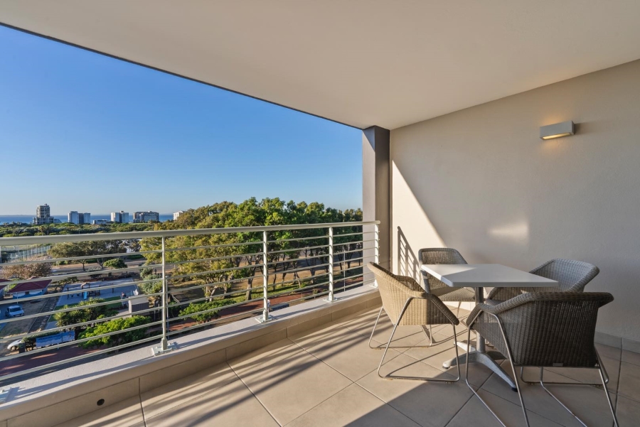 2 Bedroom Property for Sale in Green Point Western Cape